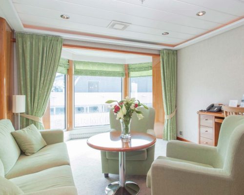 m6-midnatsol_84linn_landmark